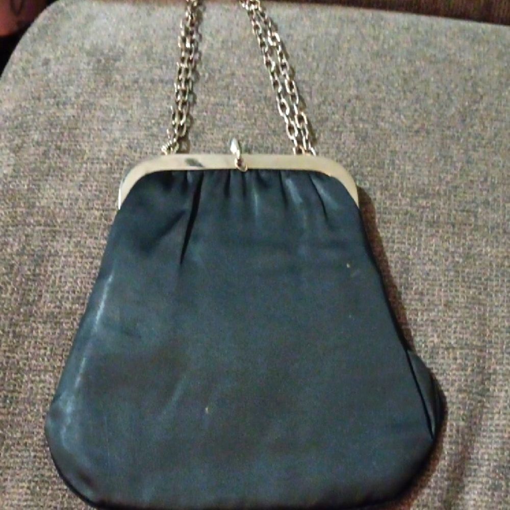 🤠Vintage Black & Metal Hand Bag